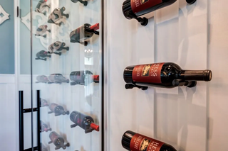 Wine Wall – Glass Wine Wall Showcase